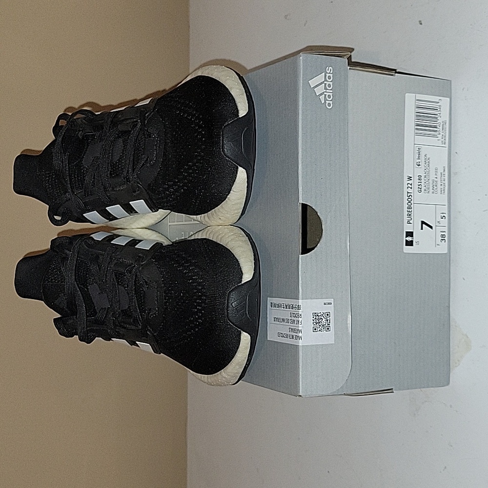 Women's ADIDAS Pureboost 22W size 7